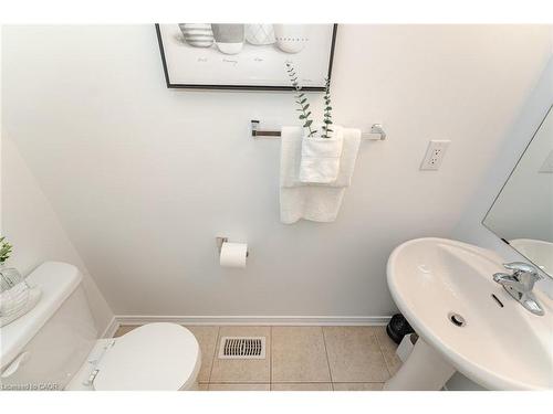 7186 Triumph Lane, Mississauga, ON - Indoor Photo Showing Bathroom