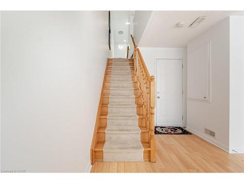 7186 Triumph Lane, Mississauga, ON - Indoor Photo Showing Other Room