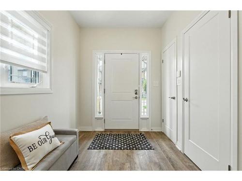 9 Laguna Village Crescent, Hannon, ON - Indoor Photo Showing Other Room