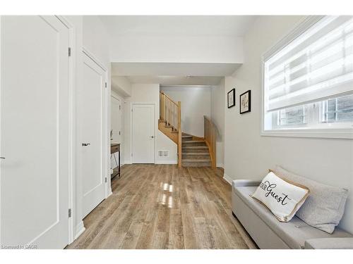 9 Laguna Village Crescent, Hannon, ON - Indoor Photo Showing Other Room