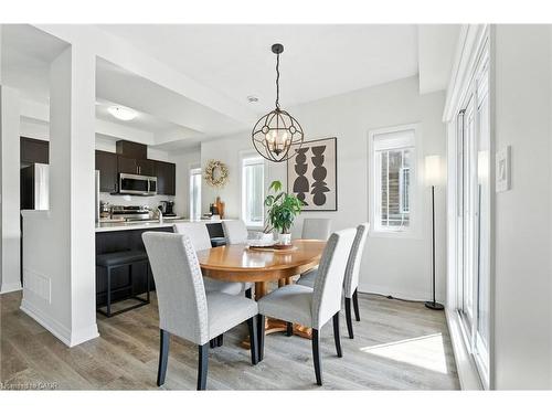 9 Laguna Village Crescent, Hannon, ON - Indoor Photo Showing Dining Room