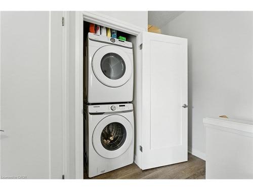 9 Laguna Village Crescent, Hannon, ON - Indoor Photo Showing Laundry Room