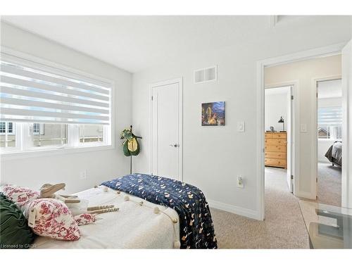 9 Laguna Village Crescent, Hannon, ON - Indoor Photo Showing Bedroom