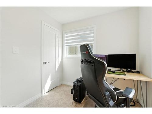 9 Laguna Village Crescent, Hannon, ON - Indoor Photo Showing Other Room