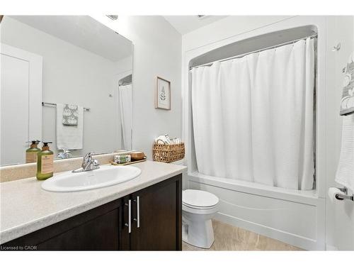 9 Laguna Village Crescent, Hannon, ON - Indoor Photo Showing Bathroom