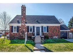 R1-704 Central Avenue  Hamilton, ON L8K 1M4