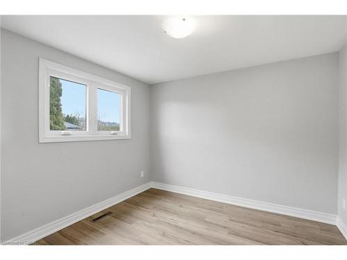 38 Coral Drive, Hamilton, ON - Indoor Photo Showing Other Room