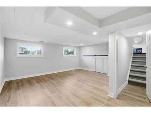 38 Coral Drive, Hamilton, ON - Indoor Photo Showing Other Room