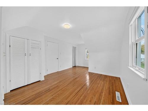 421 East 36Th Street, Hamilton, ON - Indoor Photo Showing Other Room