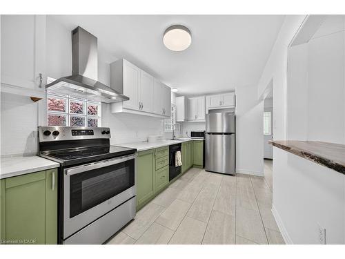 421 East 36Th Street, Hamilton, ON - Indoor Photo Showing Kitchen With Stainless Steel Kitchen