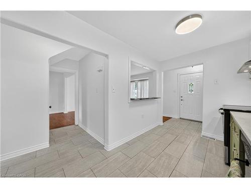 421 East 36Th Street, Hamilton, ON - Indoor Photo Showing Other Room