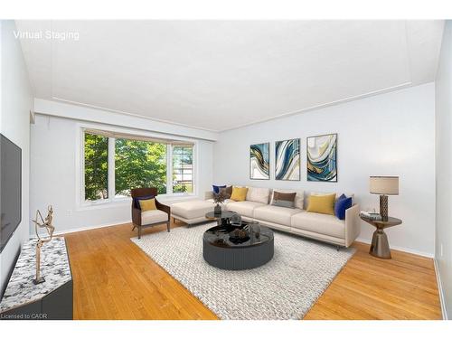 7 Maitland Avenue, Hamilton, ON - Indoor Photo Showing Living Room