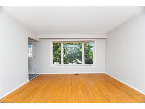 7 Maitland Avenue, Hamilton, ON - Indoor Photo Showing Other Room