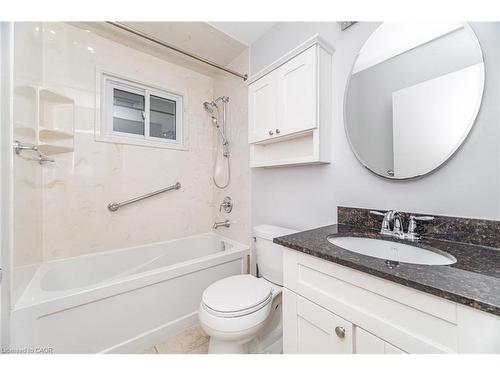 7 Maitland Avenue, Hamilton, ON - Indoor Photo Showing Bathroom