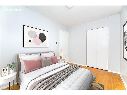 7 Maitland Avenue, Hamilton, ON - Indoor Photo Showing Bedroom