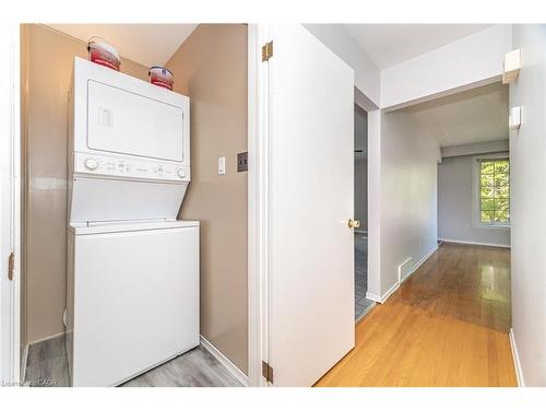 7 Maitland Avenue, Hamilton, ON - Indoor Photo Showing Laundry Room