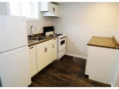 7 Maitland Avenue, Hamilton, ON - Indoor Photo Showing Kitchen
