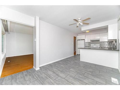 7 Maitland Avenue, Hamilton, ON - Indoor Photo Showing Kitchen