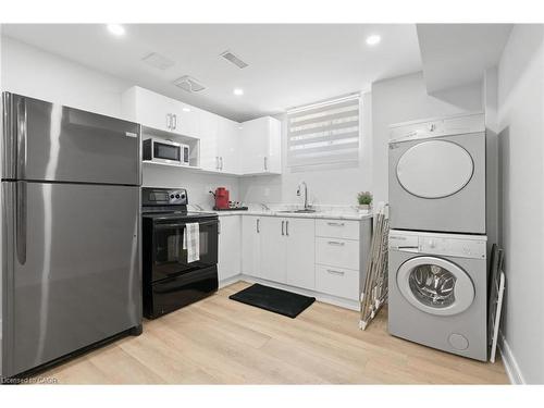 17 Clearview Drive, Hamilton, ON - Indoor Photo Showing Laundry Room