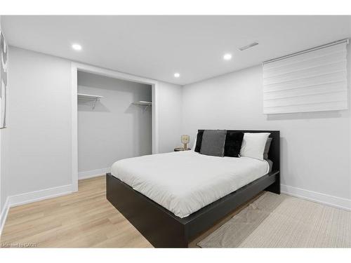 17 Clearview Drive, Hamilton, ON - Indoor Photo Showing Bedroom