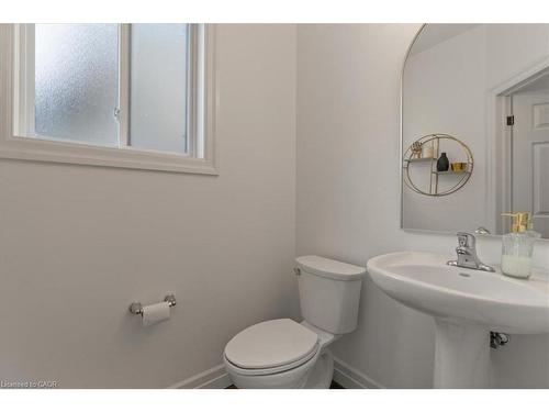 39 Deer Creek Street, Kitchener, ON - Indoor Photo Showing Bathroom