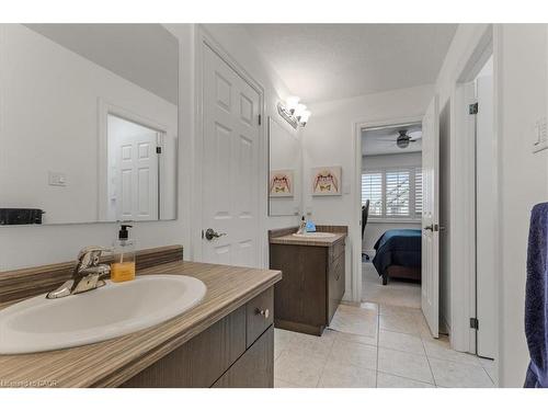 39 Deer Creek Street, Kitchener, ON - Indoor Photo Showing Bathroom