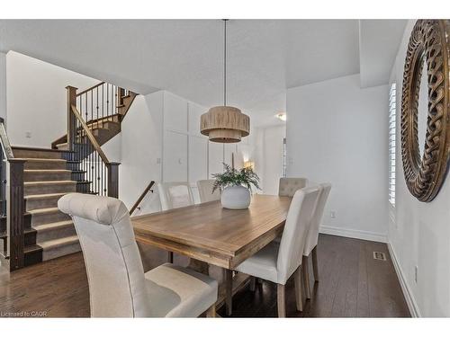 39 Deer Creek Street, Kitchener, ON - Indoor Photo Showing Dining Room