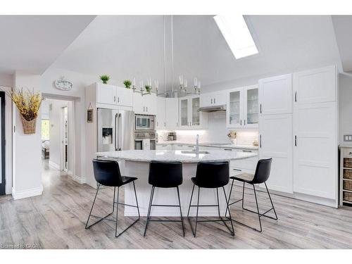 7 Homewood Avenue, Hamilton, ON - Indoor Photo Showing Kitchen