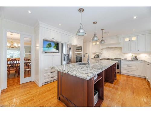 12130 Eighth Line, Glen Williams, ON - Indoor Photo Showing Kitchen With Upgraded Kitchen