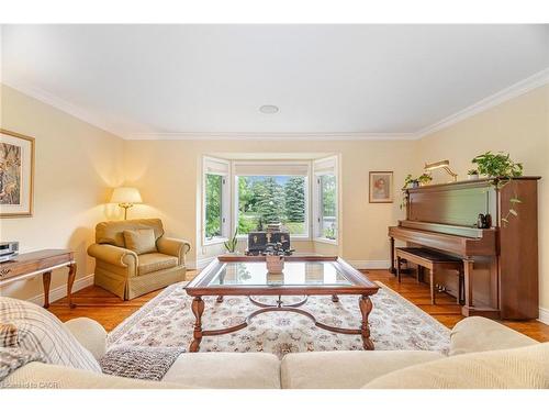 12130 Eighth Line, Glen Williams, ON - Indoor Photo Showing Living Room