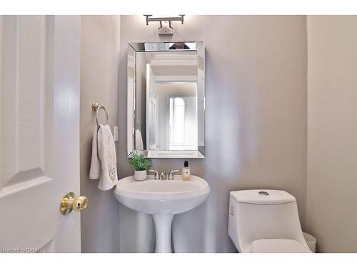 4324 Rosemead Court, Burlington, ON - Indoor Photo Showing Bathroom