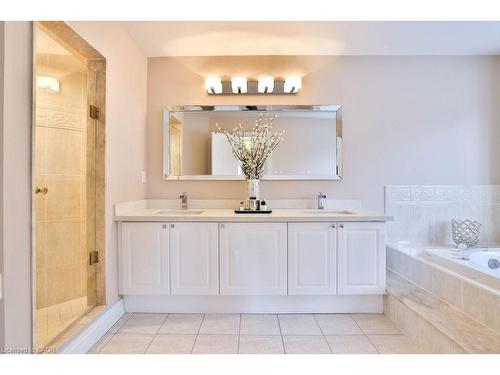 4324 Rosemead Court, Burlington, ON - Indoor Photo Showing Bathroom