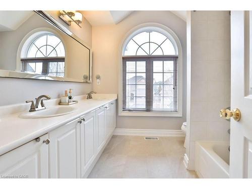 4324 Rosemead Court, Burlington, ON - Indoor Photo Showing Bathroom