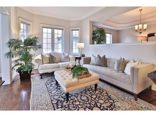 4324 Rosemead Court, Burlington, ON - Indoor Photo Showing Living Room