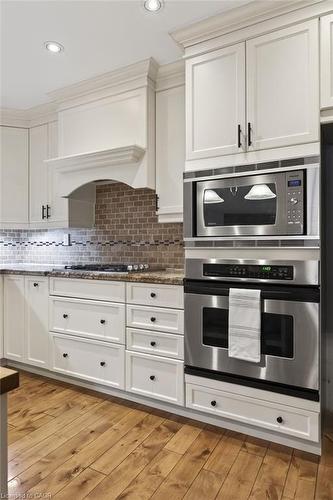 134 Sirente Drive, Hamilton, ON - Indoor Photo Showing Kitchen
