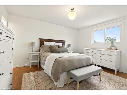 134 Sirente Drive, Hamilton, ON - Indoor Photo Showing Bedroom