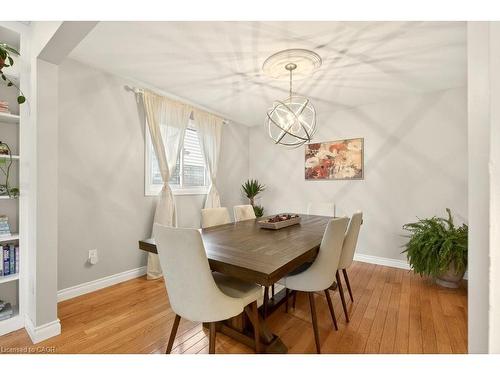 134 Sirente Drive, Hamilton, ON - Indoor Photo Showing Dining Room