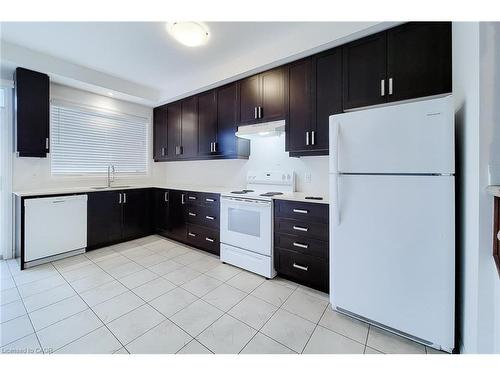228-30 Times Square Boulevard, Stoney Creek, ON - Indoor Photo Showing Kitchen