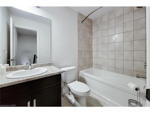 228-30 Times Square Boulevard, Stoney Creek, ON - Indoor Photo Showing Bathroom
