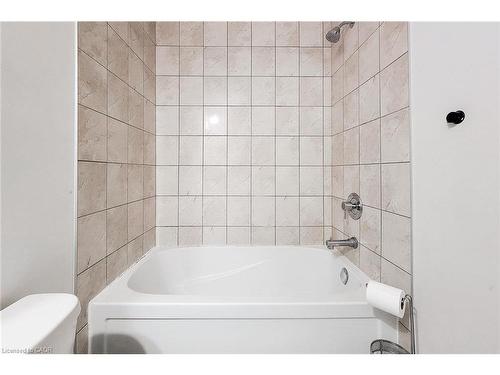 228-30 Times Square Boulevard, Stoney Creek, ON - Indoor Photo Showing Bathroom