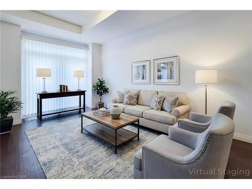 228-30 Times Square Boulevard, Stoney Creek, ON - Indoor Photo Showing Living Room