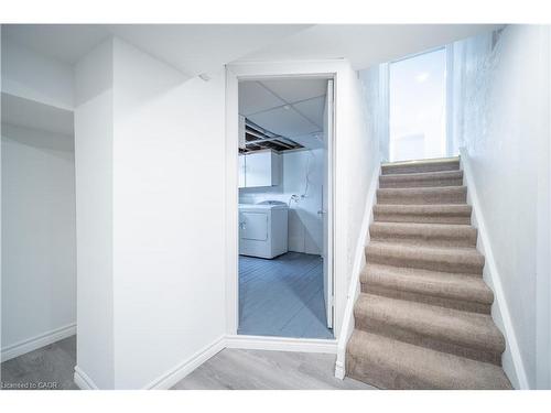 10 Monroe Street, Cambridge, ON - Indoor Photo Showing Other Room