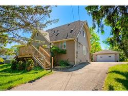 415 Riverside Drive  Welland, ON L3C 5E8