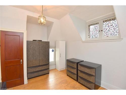 5 Chatham Street, Hamilton, ON - Indoor Photo Showing Other Room