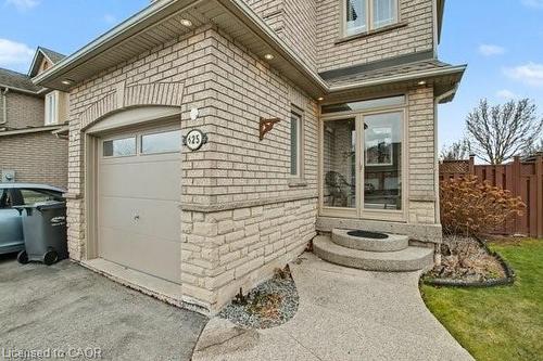 425 Taylor Crescent, Burlington, ON - Outdoor