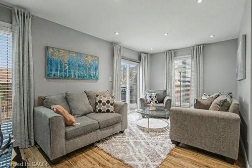 425 Taylor Crescent, Burlington, ON - Indoor Photo Showing Living Room