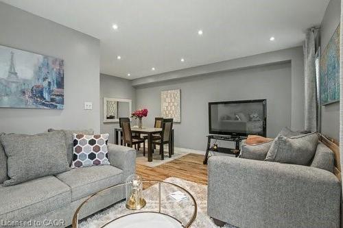 425 Taylor Crescent, Burlington, ON - Indoor Photo Showing Living Room