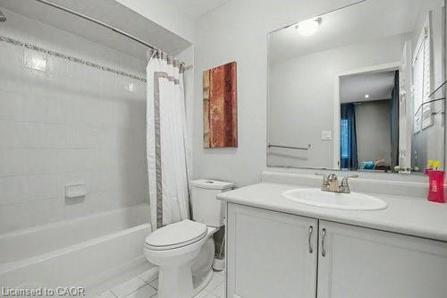 425 Taylor Crescent, Burlington, ON - Indoor Photo Showing Bathroom