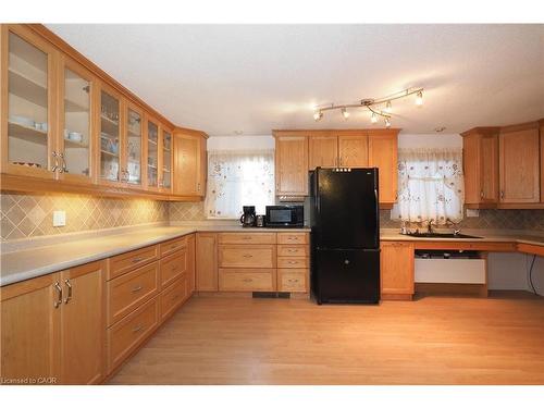 11 Broken Oak Crescent, Kitchener, ON - Indoor Photo Showing Kitchen
