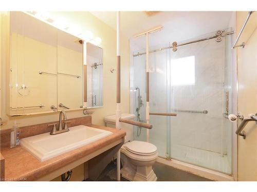 11 Broken Oak Crescent, Kitchener, ON - Indoor Photo Showing Bathroom